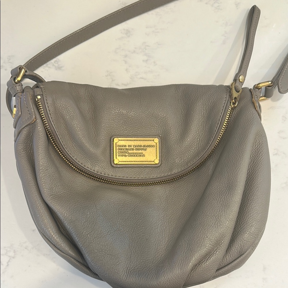 Marc by Marc Jacobs Gray Leather Shoulder Bag with Gold Hardware